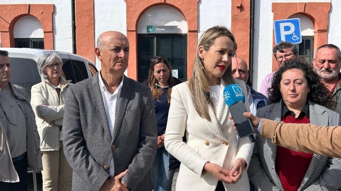 El PP exige al Gobierno reactivar el tren de pasajeros de Huelva-Zafra y denuncia el «aislamiento» de la Sierra